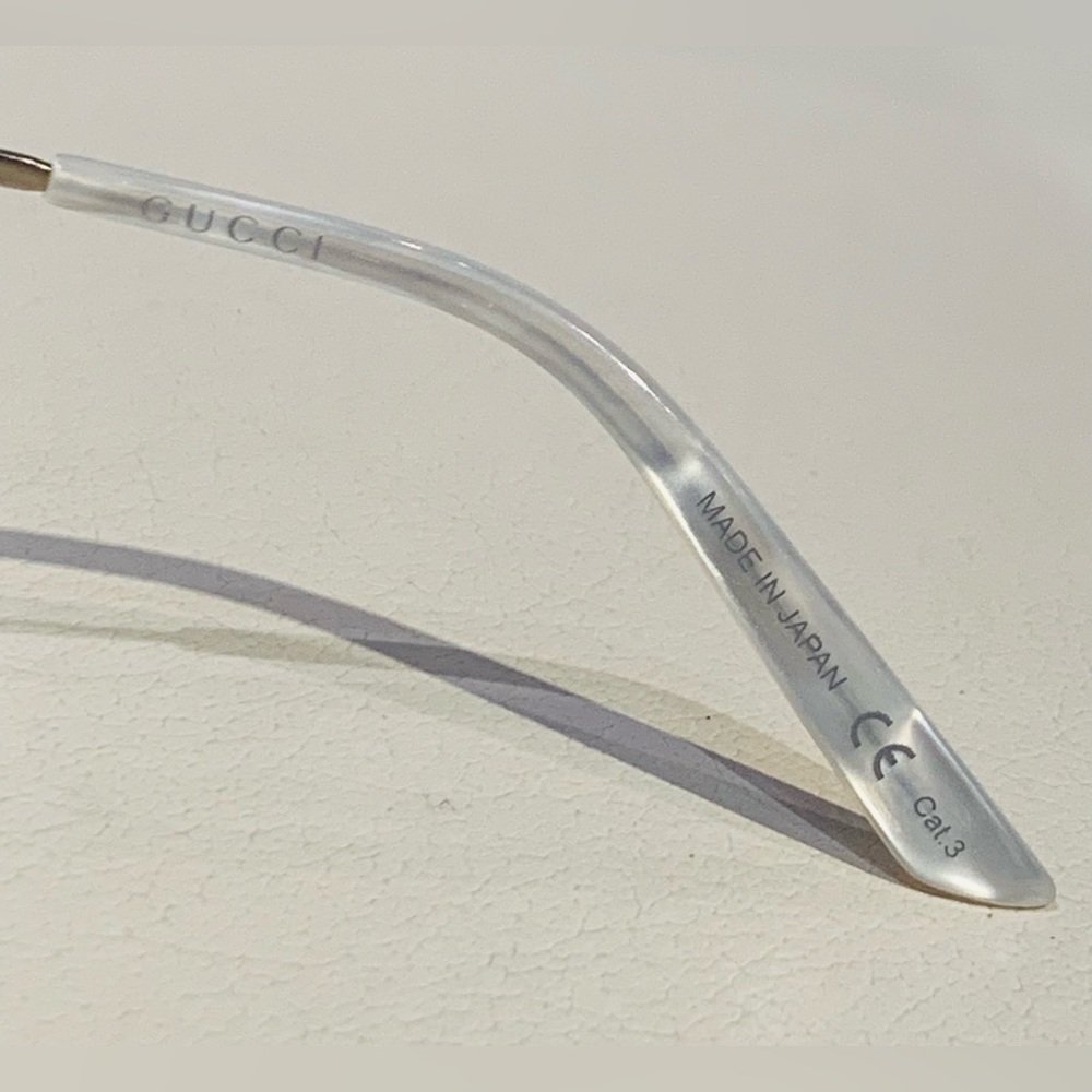 New Women’s Gucci Sunglasses - Picture 11 of 13